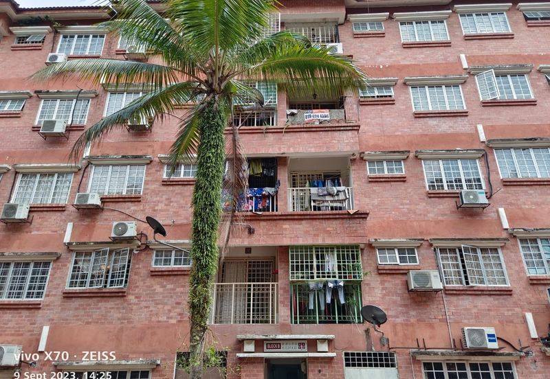 Pangsapuri Permata Merah (Red Ruby), Taman Universiti Indah