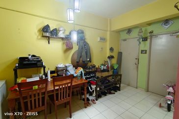 Pangsapuri Permata Merah (Red Ruby), Taman Universiti Indah