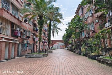 Pangsapuri Permata Merah (Red Ruby), Taman Universiti Indah