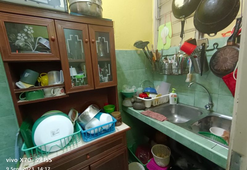 Pangsapuri Permata Merah (Red Ruby), Taman Universiti Indah