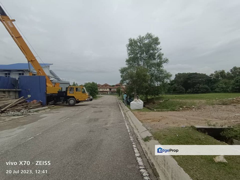 Bungalow Lot 9300 sqft at Jalan Platinum Seksyen 7 Shah Alam Non Bumi, Selangor, Shah Alam