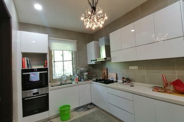 Charming Essex, Setia Eco Templer