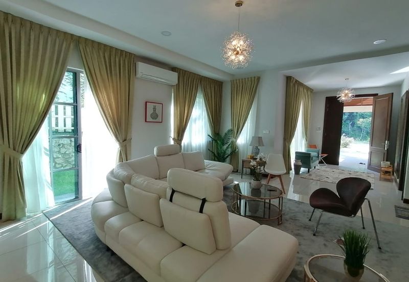 Charming Essex, Setia Eco Templer