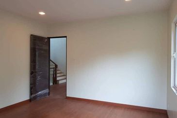 Jalan Kampung Melayu Sungai Buloh 