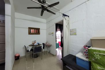 Jalan Tasik Tambahan 1