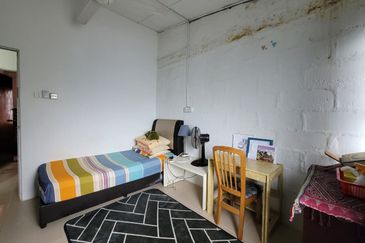 Jalan Tasik Tambahan 1