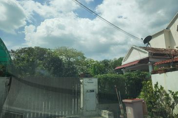 Double Storey Corner House for Sale at Bandar Sri Damansara