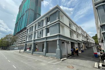 Salak Perdana Business Park