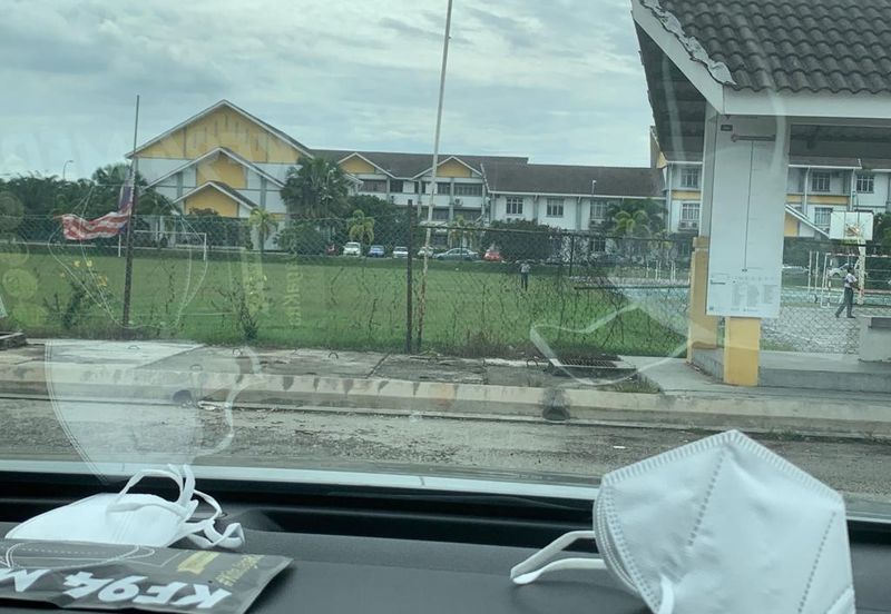 Facing Main Road Land 1.7 Acre Freehold Non Bumi Zoning Commercial