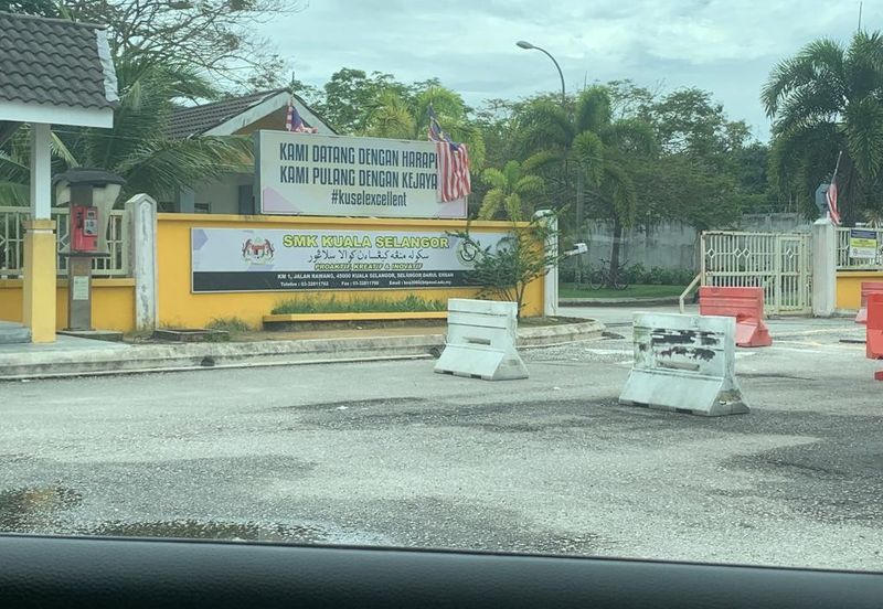 Facing Main Road Land 1.7 Acre Freehold Non Bumi Zoning Commercial