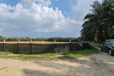 10 acre Agri Land Freehold Non Bumi at Batang Kali With Electricity