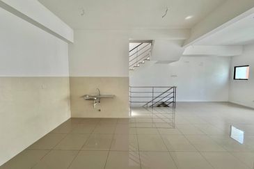 Newly completed Freehold Corner lot Townhouse Taman Akasia Semenyih