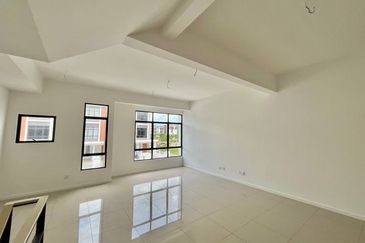 Newly completed Freehold Corner lot Townhouse Taman Akasia Semenyih