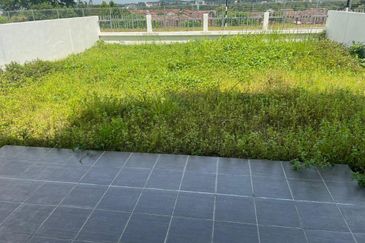 Newly completed Freehold Corner lot Townhouse Taman Akasia Semenyih