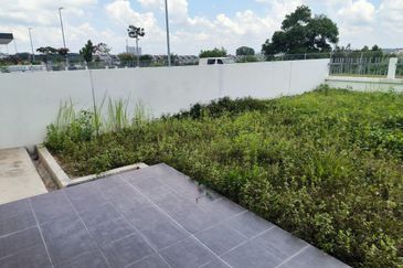 Newly completed Freehold Corner lot Townhouse Taman Akasia Semenyih