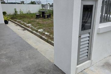 Newly completed Freehold Corner lot Townhouse Taman Akasia Semenyih