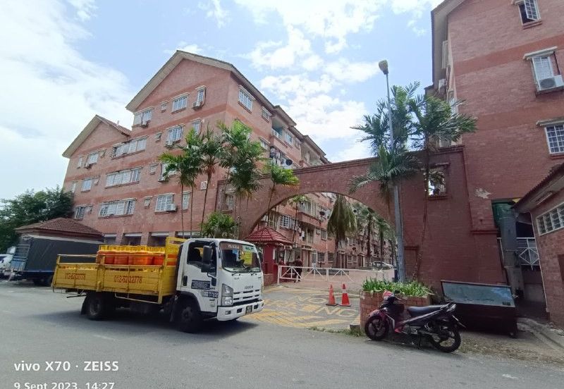 Pangsapuri Permata Merah (Red Ruby), Taman Universiti Indah