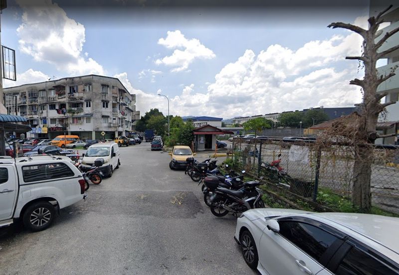 Taman Cahaya, Ampang