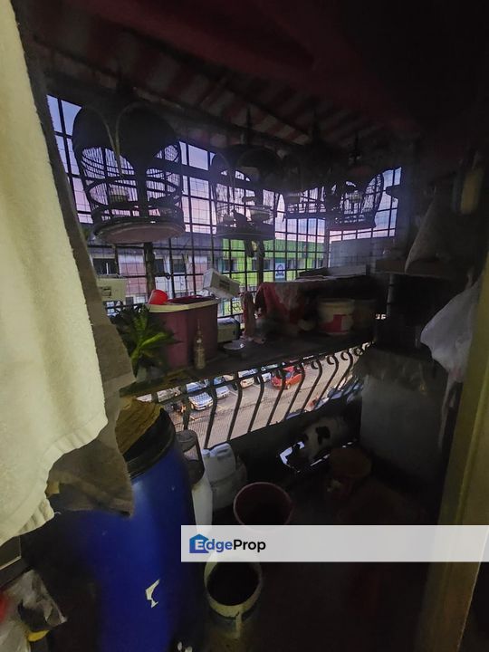 Shop Apartment Taman Cahaya Corner Non Bumi Lot Unit Ready Strata , Selangor, Ampang