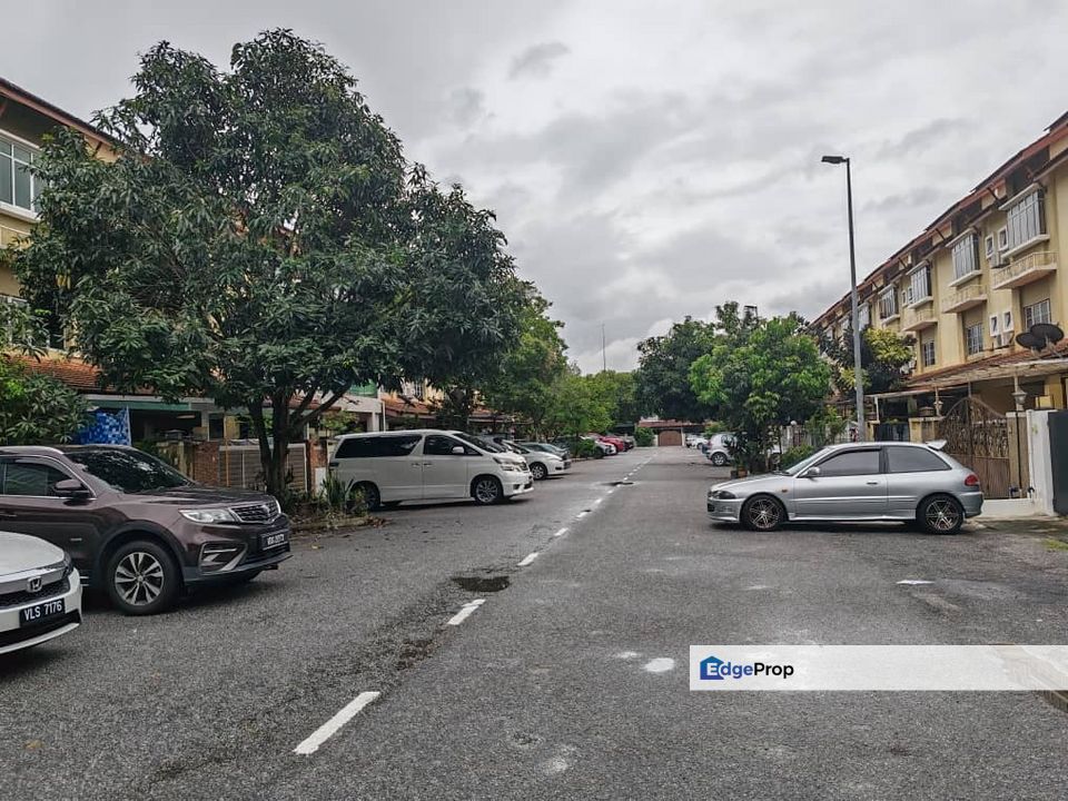 2.5 Storey 20x65 Taman Kosas Ampang with 5 Rooms, Selangor, Ampang