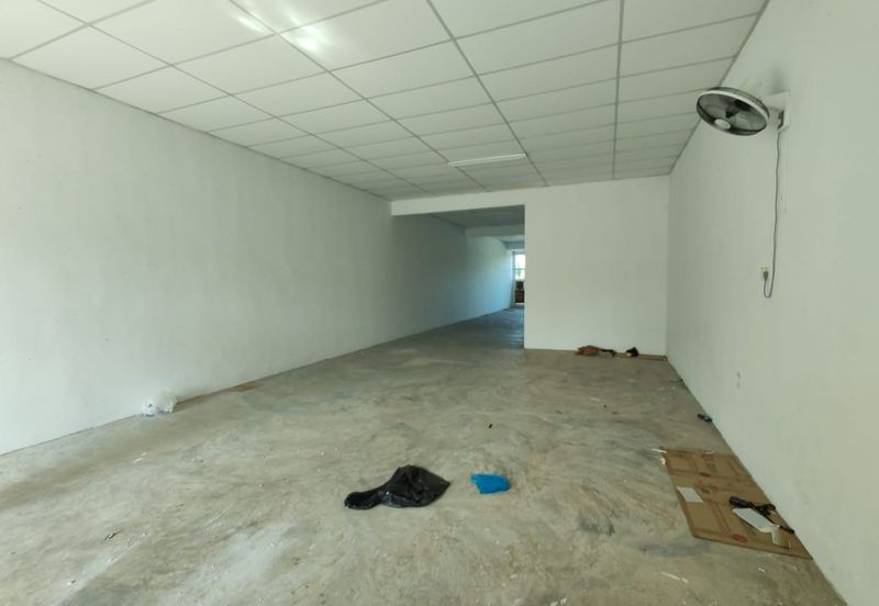 2-Storey Shoplot – Paya Tiga, Bukit Setongkol (Facing Main Road)