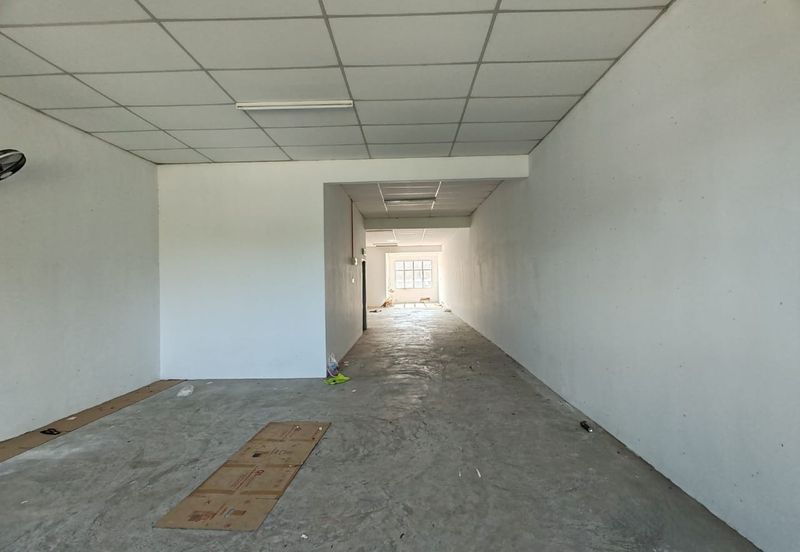 2-Storey Shoplot – Paya Tiga, Bukit Setongkol (Facing Main Road)