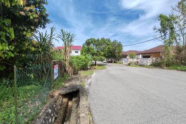 Bungalow Lot Non bumi, Kota Puteri,Batu Arang Seksyen 2 