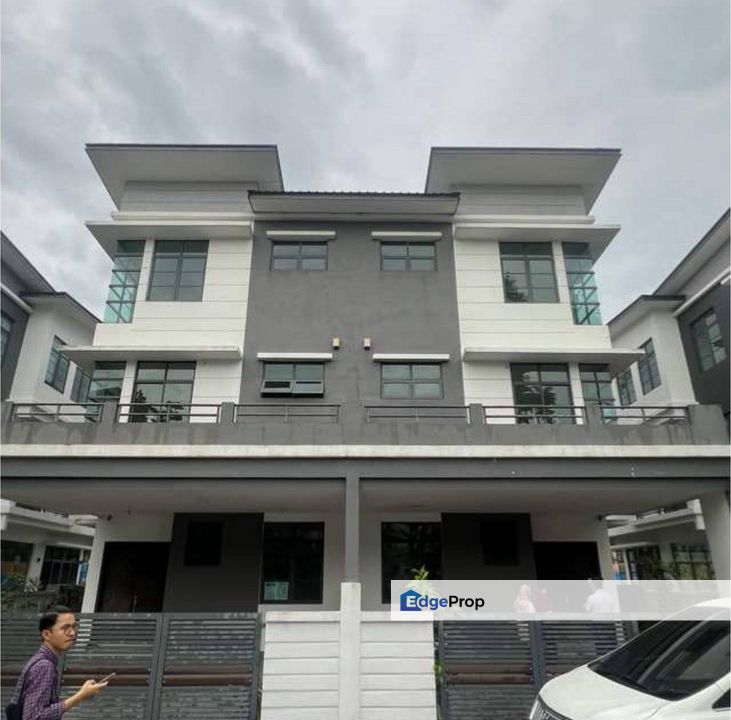 4 Storey Semi D Bluesky Selayang Heights With 7 Rooms 33x110 sqft, Selangor, Selayang