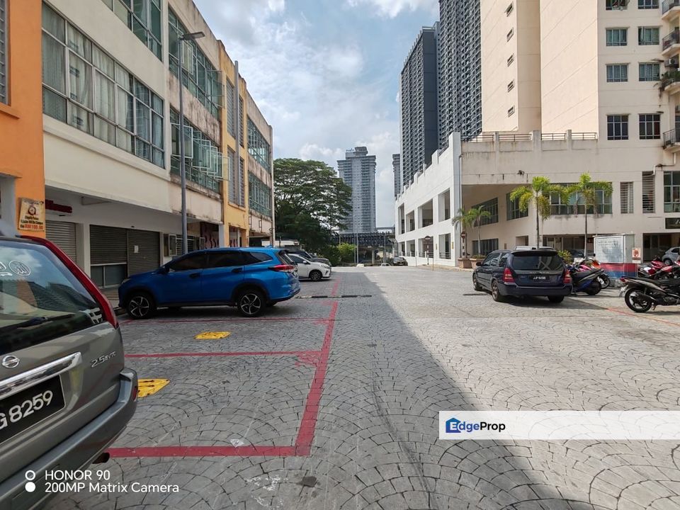  3-Storey Shop Lot Connaught Avenue, Cheras, Kuala Lumpur Non Bumi Lot 3960 sqft, Kuala Lumpur, Cheras