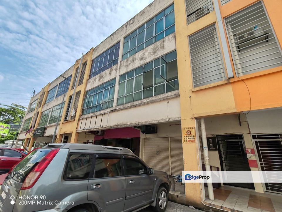  3-Storey Shop Lot Connaught Avenue, Cheras, Kuala Lumpur Non Bumi Lot 3960 sqft, Kuala Lumpur, Cheras