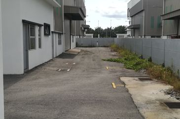 Ijok Bedong Semi-D Factory For Sale/Rent (Immediate Move in)