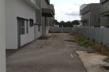 [NICE UNIT] Taman Industri Bukit Badong, Ijok Selangor For Rent , Built up 7,900 sf