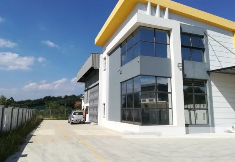 LEKAS 32 IND PARK,SEMENYIH SEMI-D FACTORY (CORNER)