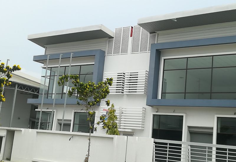 Gateway 16, Bukit Raja, Klang Semi D Factory-Corne