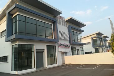 GATEWAY 16 KLANG,  SEMI-DETACHED FACTORY (CORNER) 