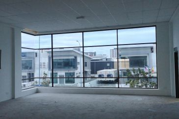 GATEWAY 16 KLANG,  SEMI-DETACHED FACTORY (CORNER) 