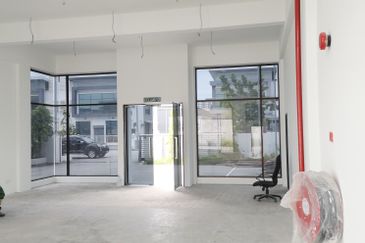 GATEWAY 16 KLANG,  SEMI-DETACHED FACTORY (CORNER) 