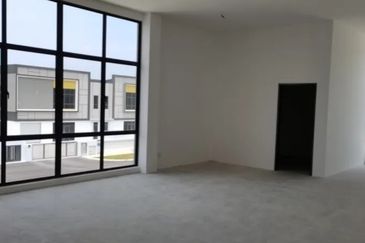 Eco Business Park V, Bandar Puncak Alam, Semi-D Factory, 75 x145 for Sale