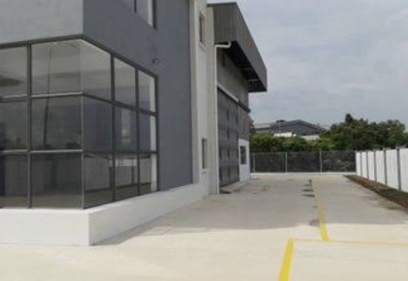 LEKAS 32 IND PARK,SEMENYIH SEMI-D FACTORY (CORNER)