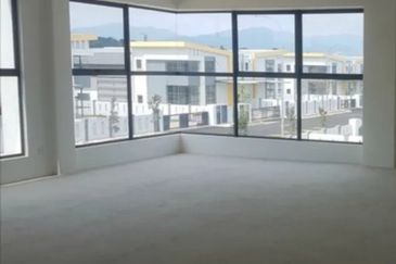 Lekas 32 Industrial Park