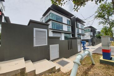 Brand New Semi-D Factory in Kota Puteri