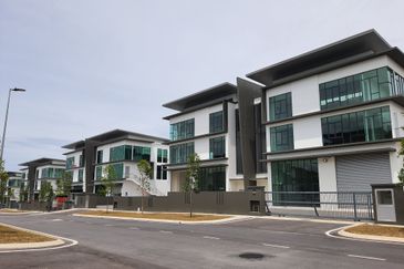 Brand New Semi-D Factory in Kota Puteri