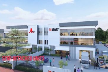 Freehold Semi-D Factory with Direct Interchange