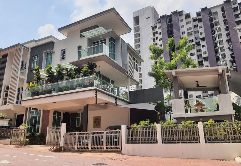 Saville @ The Park - Twin Villa