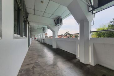 Rare Freehold Education Block with Wide Frontage 