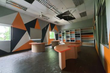 Rare Freehold Education Block with Wide Frontage 