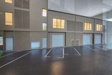 Temu Business Centre, City of Elmina