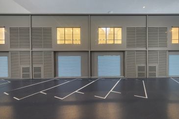 Temu Business Centre, City of Elmina