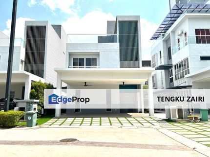 Triple Storey Zero Lot Bungalow, Lakefront Villa Cyberjaya, Selangor, Cyberjaya