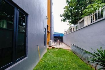 Taman Sri Hijau ( New Green Park )